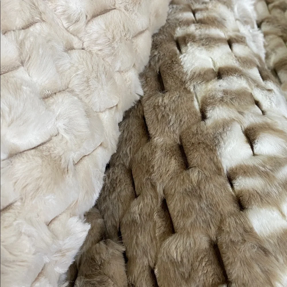 Cozy Beige and White Textured Comforter Set